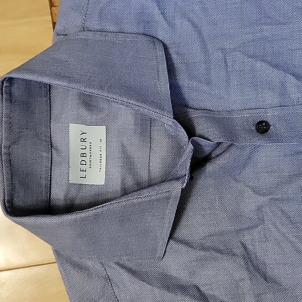 Ledbury dress shirt 16 neck tailored fit.